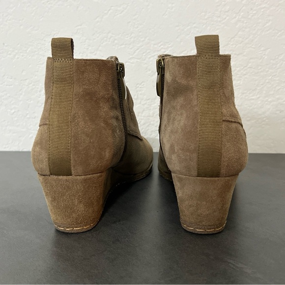 Franco Sarto Anita Brown Taupe Buckle Wedge Suede Ankle Boots,  Women’s Size 7.5 - Picture 3 of 7